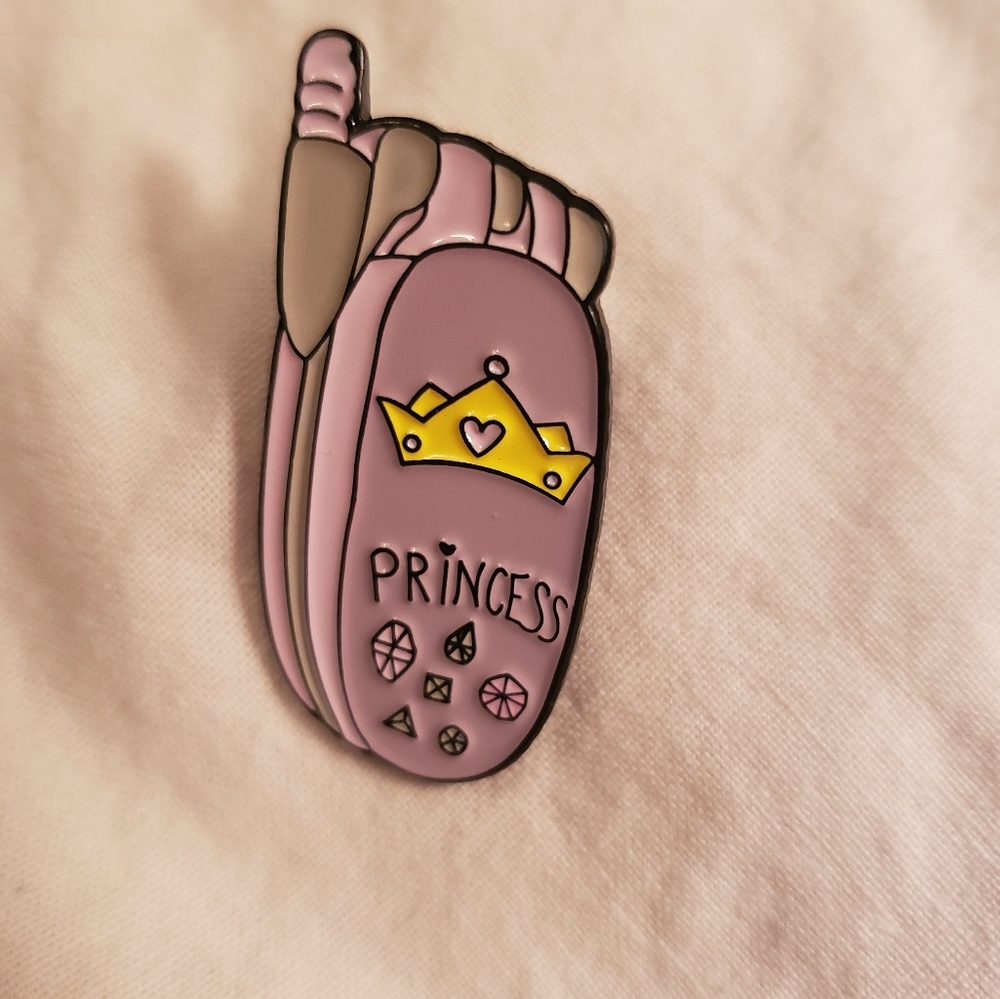3/$20 pin sale!! Pink flip phone pin